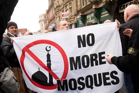 Islamophobia Behind Far Right Rise In Uk Report Says Bbc News