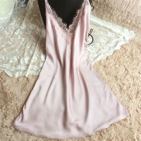 Sexy Pink Lace Ladies Satin Nightgown Sleeveless Nighties V Neck Nightdress Sexy Sleepwear