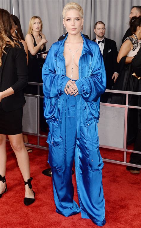 Halsey Updates On Twitter Hq Photos Of Halsey On The Red Carpet At