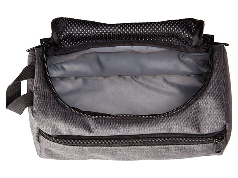Dakine ensures optimal distribution and a lot of order in your toiletry bag. Dakine Groomer Toiletry Bag at Zappos.com