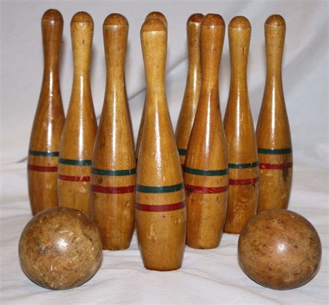 Antique Toy Ten Pin Wooden Bowling Set With Original Red Green Paint