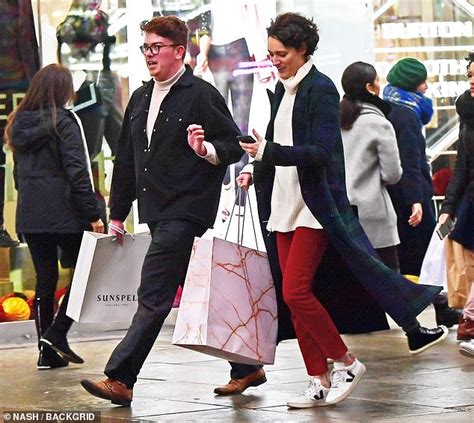 Phoebe Waller Bridge Warmly Embraces Younger Brother Jasper Daily Mail Online