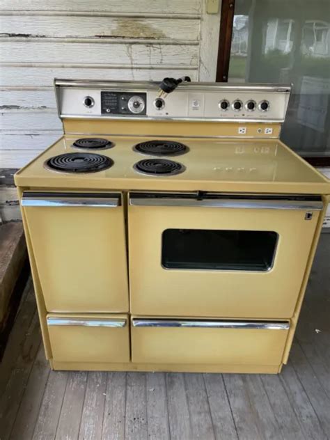 Vintage Ge General Electric Stove Range Oven Broiler 1970s Harvest Gold