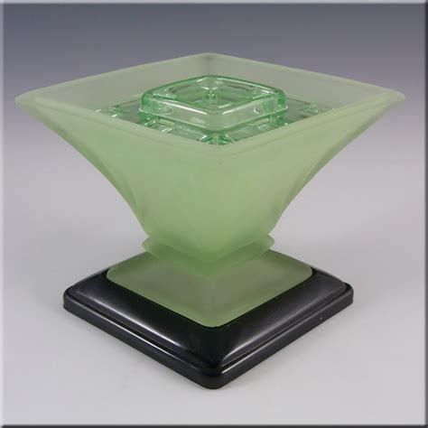 bagley 1930 s art deco green glass spinette vase 3180 £29 99 types of glassware art deco