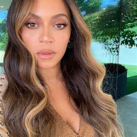 beyonce s hair color with money piece highlights popsugar beauty