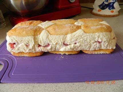 This dessert—a fudgy, frozen or semifrozen chocolate mousse that's sometimes coated in ganache, then sliced—likely came from the 17th or 18th century, when royal pastry chefs lived large. Marquise chocolat blanc et fraises | Recette ...