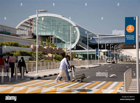 New Emirates Terminal 3 Three Dubai Airport Uae Stock Photo Alamy