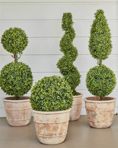 Dried Artificial Flowers Artificial Boxwood Ball In Outdoor Topiary Plant Bush Pool Deck