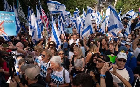 Hundreds Protest Outside Netanyahus Vacation Spot In Golan Heights