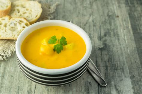 It's traditionally garnished with avocado and served with a spicy aji sauce. velouté de légumes au cookeo - Cookeo Mania