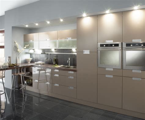 High gloss kitchen cabinet design idea. cappuccino high gloss kitchen - Google Search | High gloss ...