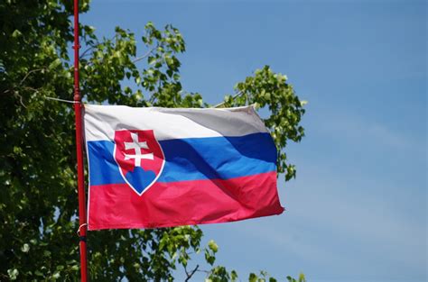 Alternate flag flagge slovakia slovakei alternateflagsforeurope. Kostenlose foto : Blume, Wind, Slowakei, Versprechen ...