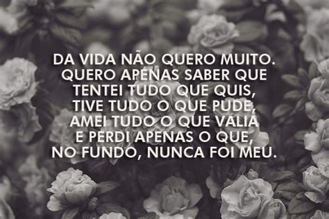 Só acredita em mim e voce irá ver tudo que sentimos começar a florescer eu digo que tudo que estamos sentindo é de verade meu amor. Da vida não quero muito. Quero apenas saber que tentei ...