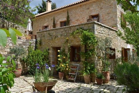 50 Beautiful Rustic Mediterranean Farmhouse Design Margaretdecor