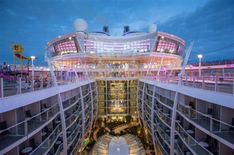 A Glimpse Inside The Largest Cruise Ship Ever Built 25 Pics