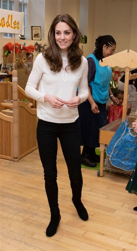 Cool Mum Kate Middleton Stuns In Skinny Jeans New Idea Magazine