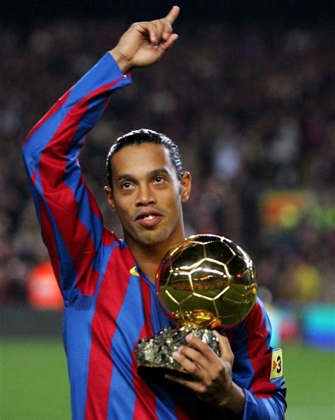 Ronaldinho · the best fifa men's player · winner ballon d'or · player of the year · world cup winner · copa américa winner · champions league winner . Ronaldinho Gaucho: ritorno al Joga Bonito | Amonsport