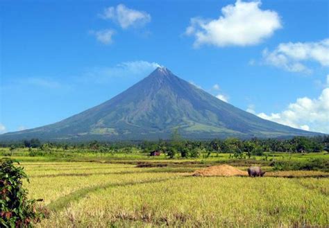 The Magnificent Mayon Volcano In Albay Bicol