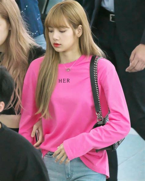 Blackpink lisa jisoo rose jennie wallpaper lockscreen hd fondo de pantalla jenlisa lisa x jennie. Pin de Alejandra Bourdon en Blackpink | Moda coreana ...