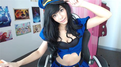 Definch On Twitter Live On Youtubegaming Now Officer Caitlyn