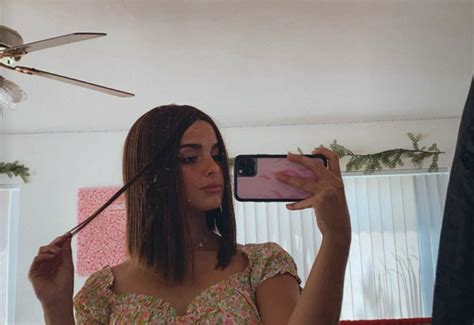 Pin By Palak On Addison♥ In 2020 Mirror Selfie Model Selfie