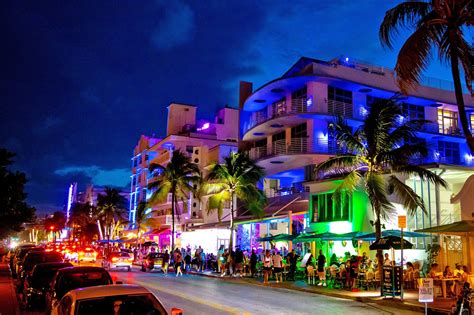 Ocean Drive In Miami Miamis Most Famous Beachfront Strip Go Guides