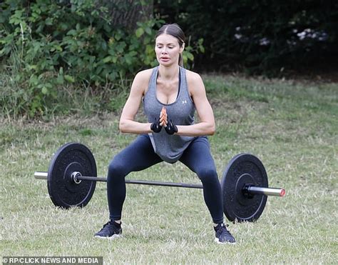 Towie S Chloe Sims Shows Off Her Very Toned Figure In Grey Gymwear During Park Workout Daily