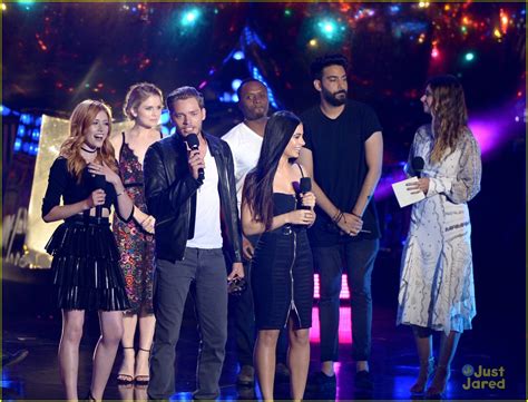 Rose McIver Presents Best New Fandom To Katherine McNamara & Emeraude Toubia at MTV Fandom 