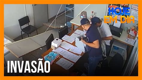 Criminosos Invadem Lojas Pelos Telhados Em São Paulo Youtube