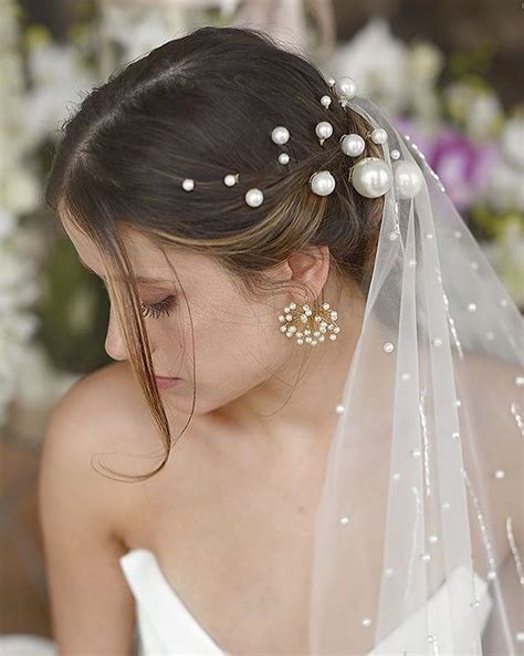 New Wedding Hair Trend Have Pearls In Your Bridal Look For Extra