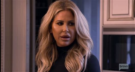 Dont Be Tardy Fans Shocked As Kim Zolciak Removes Wig And Shows Off Natural Hair For The First