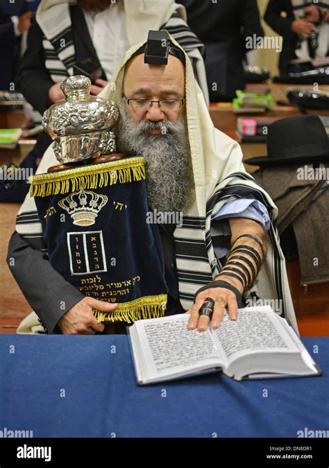 A Jewish Man Holding Book Praying Hi Res Stock Photography And Images
