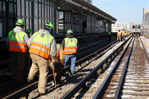 Third Rail Replacement Workers On This Job Are Split Into Flickr