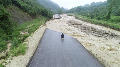 Road Collapses Survivors Evacuated After Flood In Northern Turkey