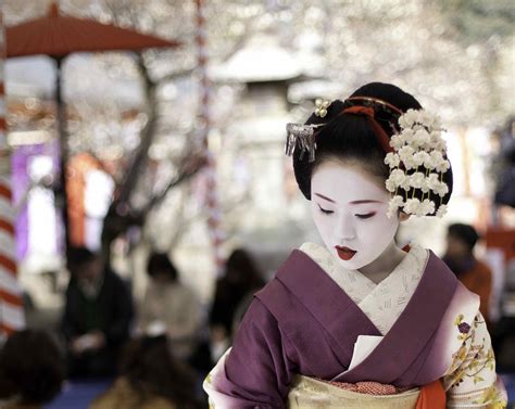 wallpaper temple kimono shrine kyoto geisha flower traditional girl plum festival