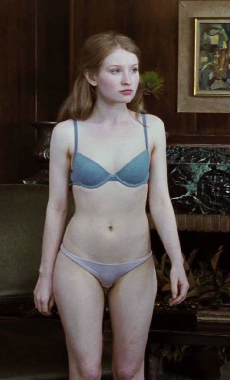 65 Sexy Pictures Of Emily Browning Are Truly Entrancing And Wonderful