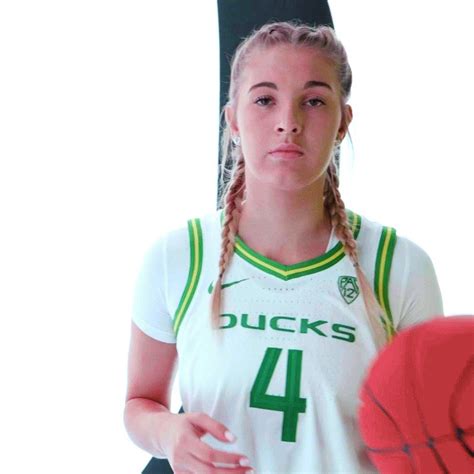 oregon women s basketball on twitter jazshelley buries the triple five straight for the