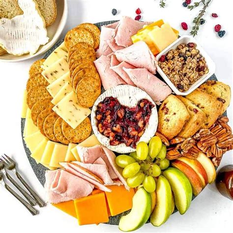 Easy Thanksgiving Charcuterie Board A Reinvented Mom