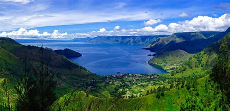 Travel Guide To Lake Toba The Largest Crater Lake In The World