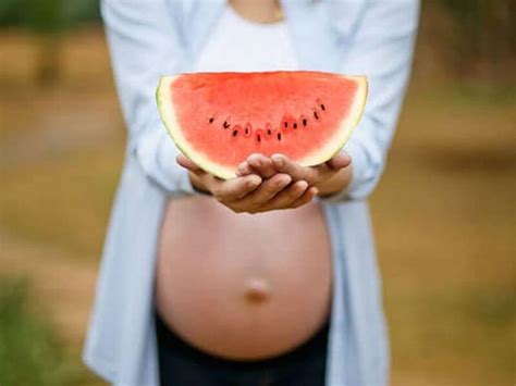 Seimbang, tidak ada pantangan d.anjuran dan pantangan bagi ibu menyusuitidak ada makanan yang secara khusus disarankan bagi ibu menyusui. Bolehkah Ibu Hamil Makan Semangka ? Adakah Manfaat Dan ...