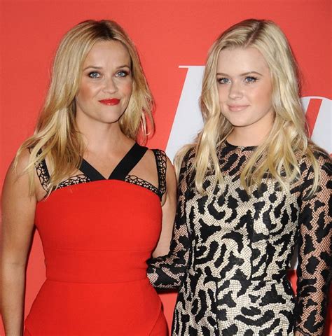 reese witherspoon and daughter ava look like twins at movie premiere huffpost