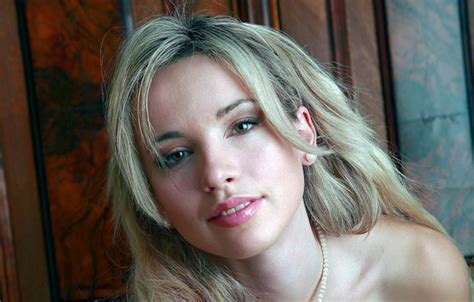 Обои Natalia B Natalia Look Met Art Necklace Earring Natalia Volkova Erotic Model