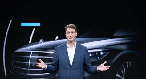 Daimler K Llenius Will Mit Der Elektro Strategie Tesla Vom Thron