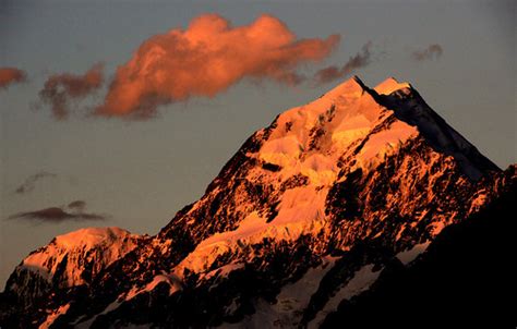 Sunset On Mount Cook Nz Mount Cook Is New Zealands Talle Flickr