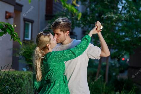 Premium Photo Young Couple Dancing In The Street