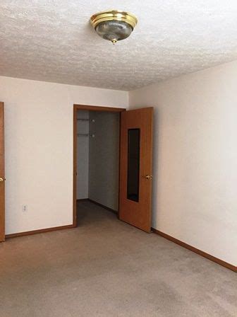 Springfield mo apartments for rent. One bedrooms have large walk-in closets 4318 S ...