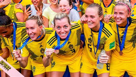 Hela mästerskapet blev framflyttat ett år på grund av coronaviruset. Kvalet till fotbolls-EM 2021 | Aftonbladet