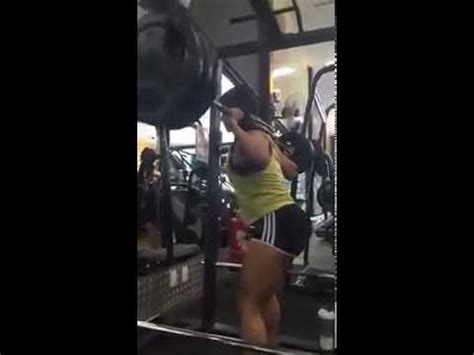 Tremendo Culo Nice Ass In Gym Sees The Video Youtube