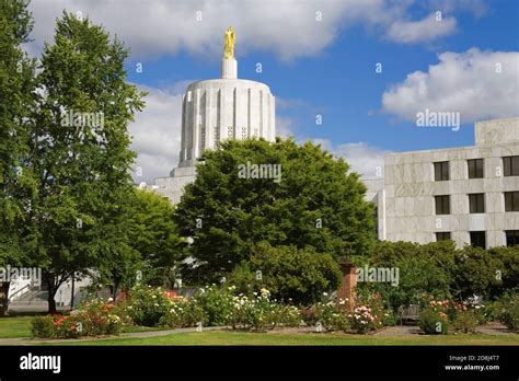 Oregon Capitol Building Hi Res Stock Photography And Images Alamy