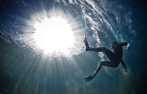 Photographer Captures Amazing Underwater Images Of Waves Breaking